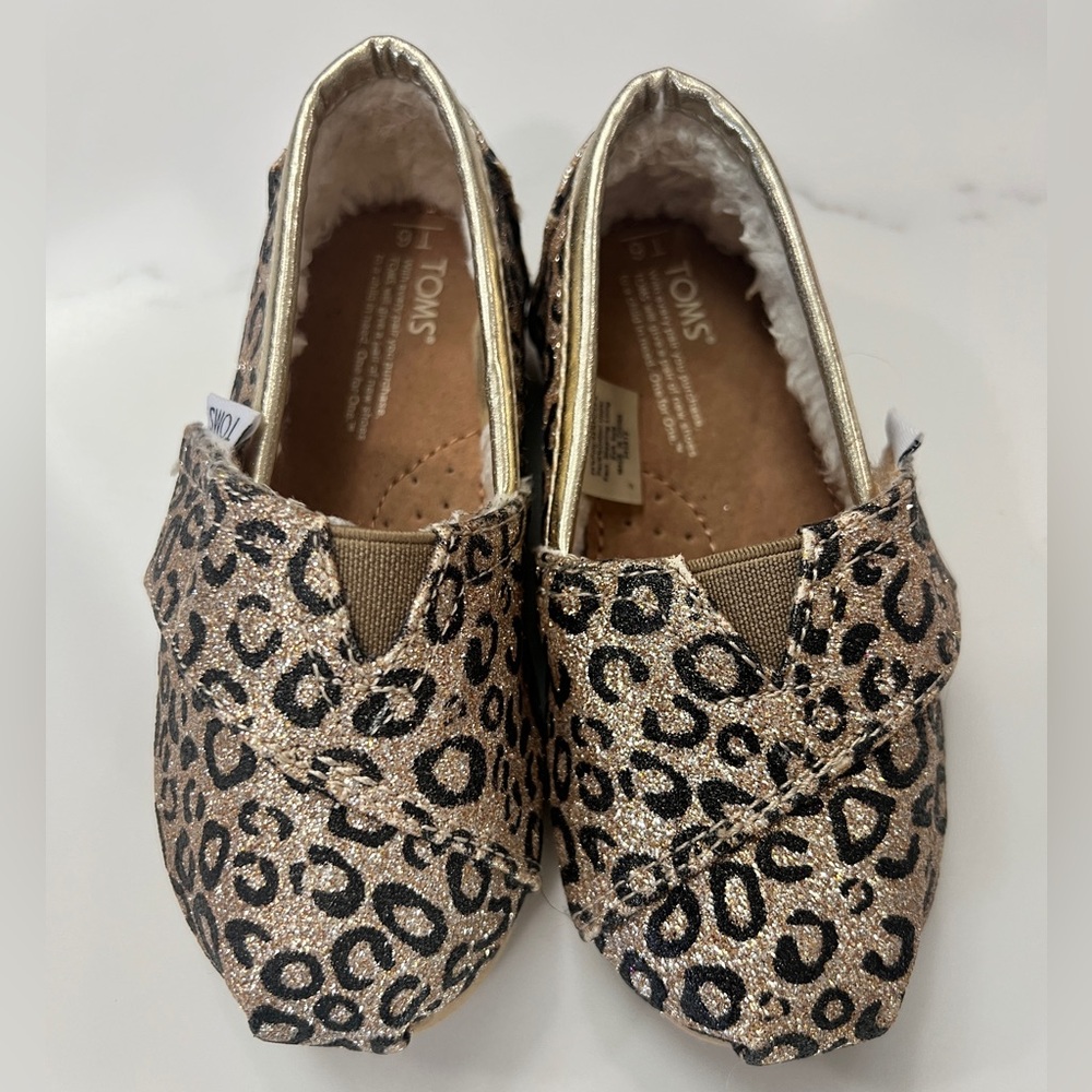 TOMS Kids Leopard Print shoes